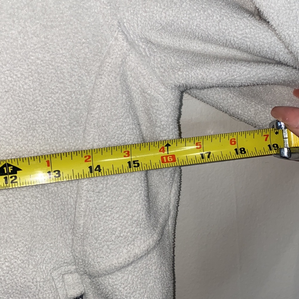 💋Comfy White North Face fleece zip up! - Picture 11 of 11